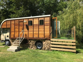 Anna, The Mahogany Horsebox